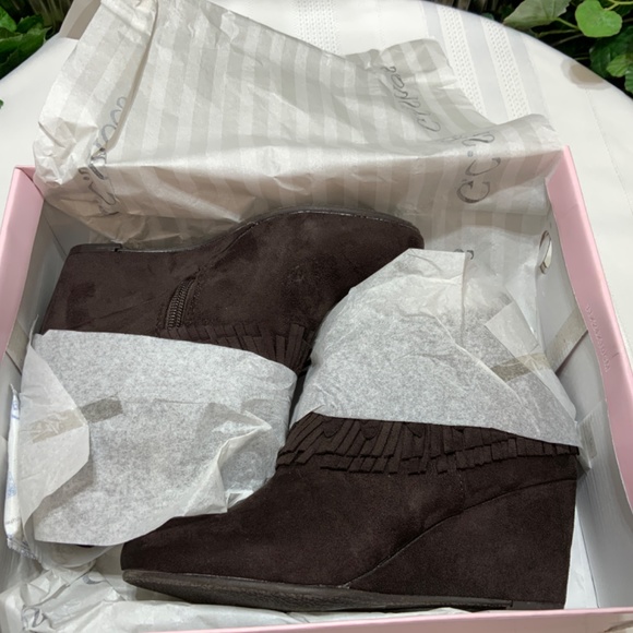 New Women's GC Shoes Grace Bootie Brown Size 6 - Picture 5 of 6